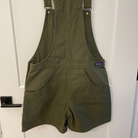 NWOT Patagonia Stand Up Short Overalls - Picture 4 of 5